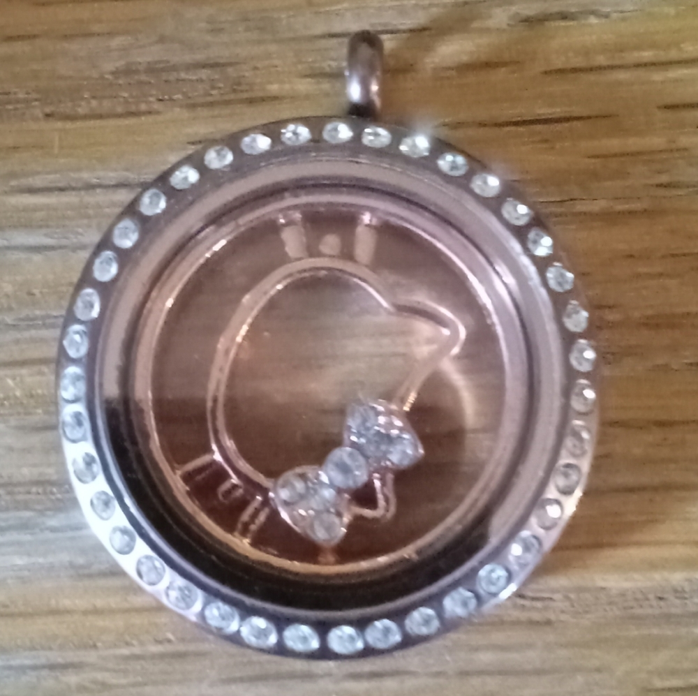 Kitty w/Bow Floating Pendant